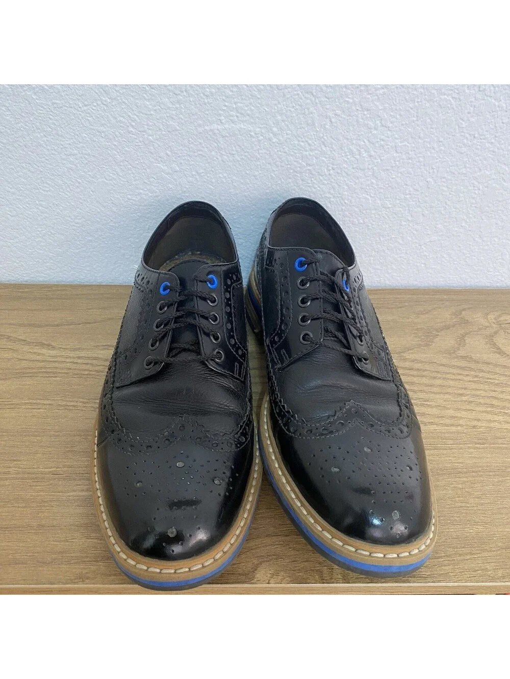 Clarks Mens Size 9.5 M Black Leather Blue Trim Oxford Dress Shoes